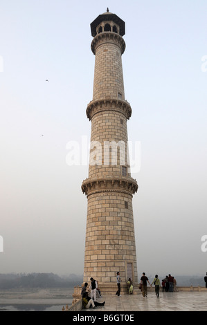 Le Taj Mahal est un mausolée situé à Agra en Inde Banque D'Images