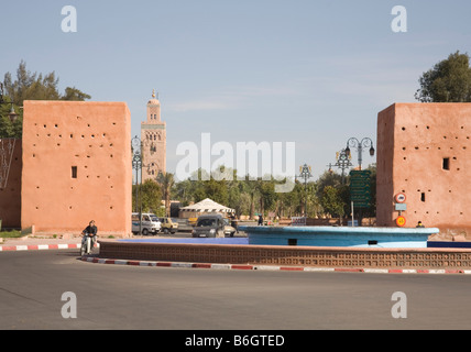 Marrakech Maroc afrique du nord de Bab Jdid Décembre un de la vieille ville porte d'entrée de la Médina Banque D'Images