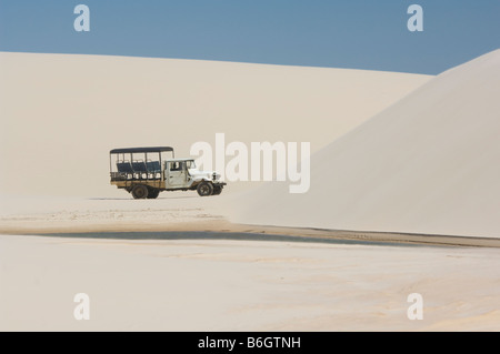 4X4 dans les dunes de Lençois Maranhenses Maranhão Brésil Banque D'Images