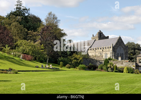 Collégiale St Marys College gardens Youghal Banque D'Images