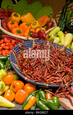 Divers Chili Peppers Banque D'Images