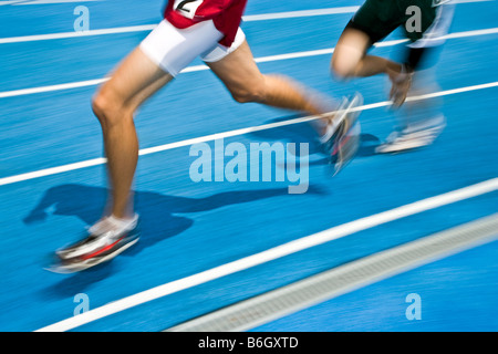 Close up de coureurs les jambes et les pieds, le sud de comté de Chester, Ligue Championnat d'Athlétisme Banque D'Images