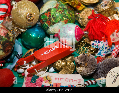 Tas de décorations de Noël Banque D'Images