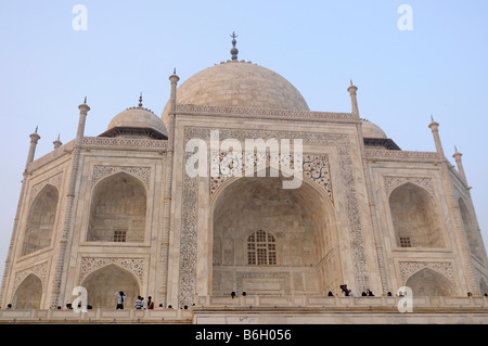 Le Taj Mahal est un mausolée situé à Agra en Inde Banque D'Images