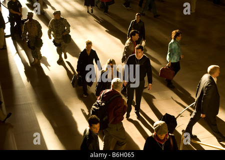 Matin l'heure de pointe de banlieue au Grand Central Station de New York City Banque D'Images