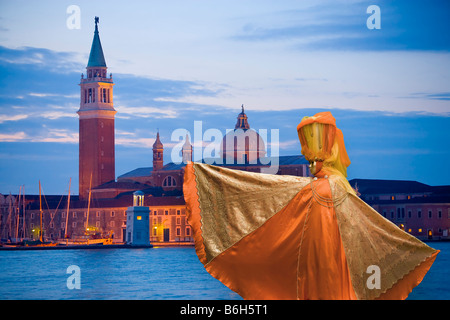 Carnaval de Venise, Italie, avec Saint George Island dans l'arrière-plan Banque D'Images