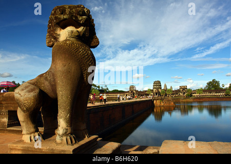 Statue des animaux à l'entrée du temple d'Angkor Wat, la mère de tous les Temples Ankor dans une journée ensoleillée, Siem Reap Cambodge Banque D'Images