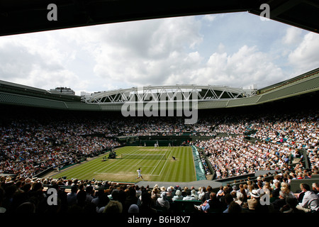 Vue sur le Court Central au Wimbledon Tennis Championships 2008 Banque D'Images