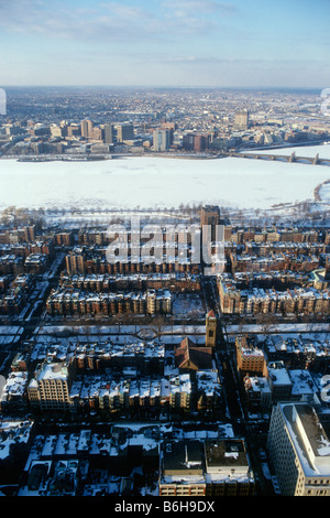 Boston USA Vue sur la Back Bay Charles River congelé Banque D'Images