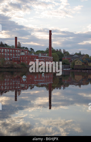 Squamscott River dans le centre-ville d'Exeter, New Hampshire, USA Banque D'Images