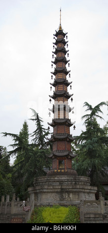 Mille Bouddha de la Pagode de la paix avec des cloches du Temple Bouddhiste Wenshu Yuan Chine Sichuan Chengdu Banque D'Images