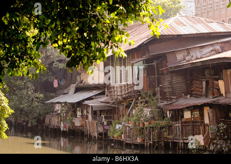 Vieilles maisons en bois à bangkok Banque D'Images