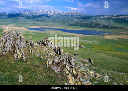 La vallée et le Lac Noir en Kanas parc national dans la région du Xinjiang, Chine. Banque D'Images