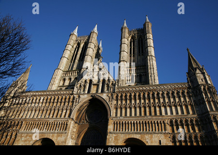 Lincoln Lincolnshire en Angleterre avant de l'ouest de la cathédrale de Lincoln sur une journée ensoleillée winters Peter Baker Banque D'Images