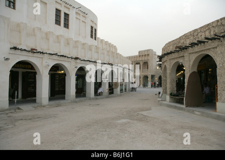 Les bâtiments traditionnels au marché Souq Waqif à Doha, Qatar. Banque D'Images