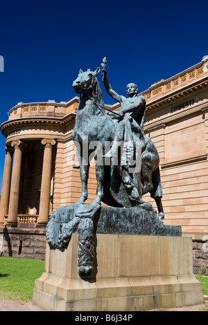 Statue devant l'Art Gallery of New South Wales, Sydney New South Wales Australie Banque D'Images