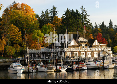 Pilotis maisons en bois Vancouver Yacht club Banque D'Images