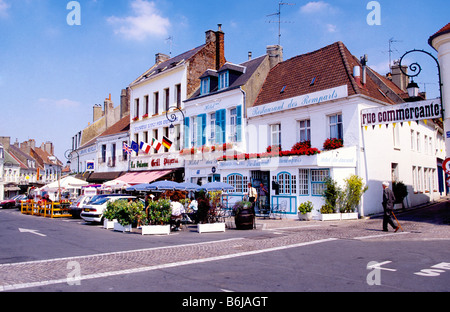 Une rue de Montreuil-sur-mer pas-de-Calais France Banque D'Images