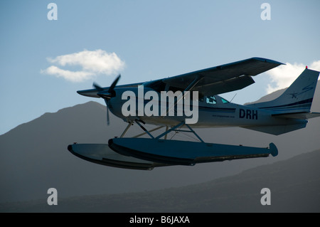 Entrée en hydravion atterrir sur le lac Te Anau, île du Sud, Nouvelle-Zélande Banque D'Images