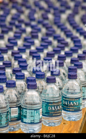 Des centaines de bouteilles d'eau Dasani marque au 'Susan' G Komen race for the cure à Plano au Texas le 7 juin 2008 Banque D'Images