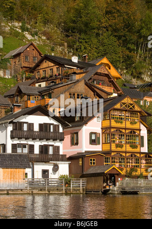 Ville de Hallstatt sur la mer Hallstatter Lake dans la région de Basse-Autriche Banque D'Images