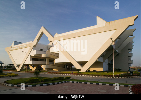 Hyderabad : HITEC City, centre important de l'industrie indienne du logiciel Centre d'appel. Académie nationale de construction Bâtiments Banque D'Images