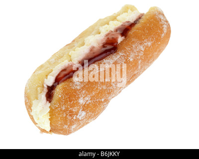 Doigt frais Donut remplis de confiture de fraise et crème isolé sur un fond blanc avec aucun peuple et un chemin de détourage Banque D'Images