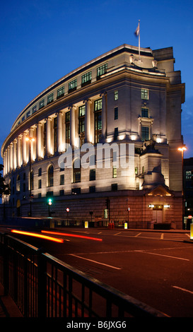 Royaume-uni, Angleterre, Londres. La maison d'Unilever à Victoria Embankment à Londres. Banque D'Images