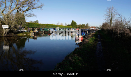 Port de plaisance du canal de Birmingham et worcester alvechurch worcestershire uk Banque D'Images