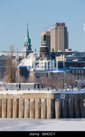 Le vieux Montréal en hiver vu de l'île Ste Hélène Banque D'Images