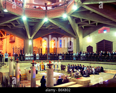 Basilique de l'annonciation Nazareth intérieur Israël Moyen-orient Banque D'Images