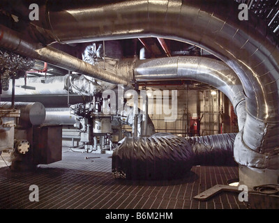 Les tuyaux du conduit d'alimentation industrielle dans l'usine de l'intérieur, Minnesota, USA Banque D'Images