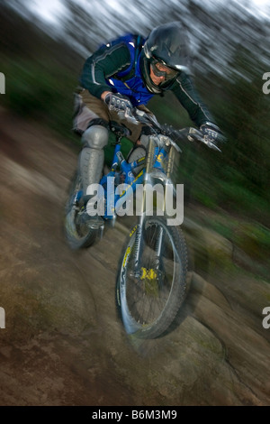 Vtt descente rapide vitesse Laguna Beach trail course Telonix singletrack Telonics Rads club Banque D'Images