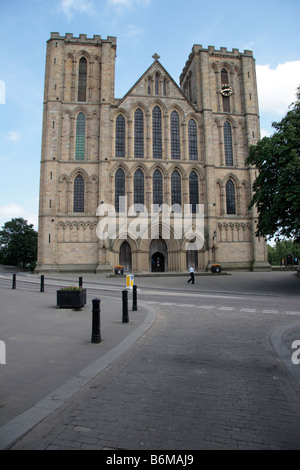 La cathédrale de Ripon Ripon Yorkshire fondé par Saint Wilfrid dans AD672 Le bâtiment actuel est le 4ème d'avoir pris la parole ici Banque D'Images