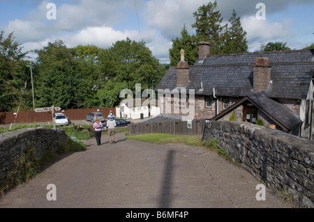 The White Hart Inn à côté du Monmouthshire et canal de Brecon Beacons National park de Brecon powys Pays de Galles UK Banque D'Images