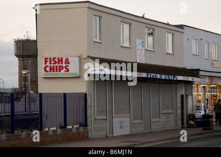 La station balnéaire fermé pour l'hiver à bord de son magasin de vente au détail près uk go Banque D'Images