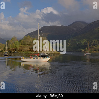 Gros fichier cousu le Loch Leven Bishop s Bay à Glencoe mountains de north Ballachulish région des Highlands en Écosse Juin 2008 Banque D'Images