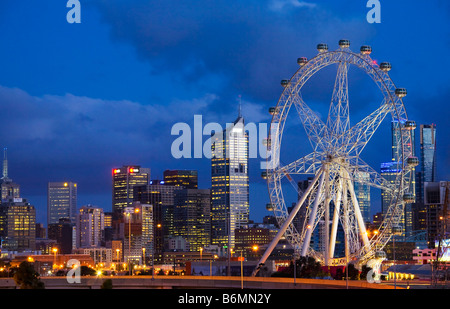 Le Southern Star et toits de Melbourne. L'Australie, Victoria, Melbourne. Banque D'Images