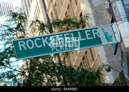 Plaque de rue pour la Rockefeller Plaza New York Banque D'Images