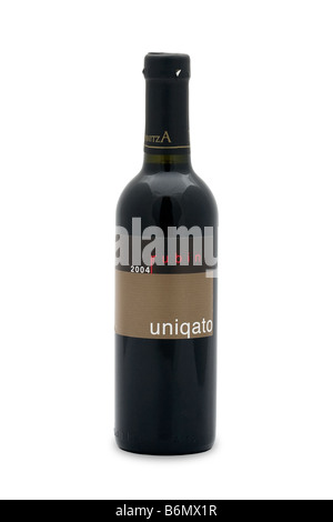 Uniqato Bulgarie rubin 2004 vin rouge sec de couleur rubis foncé damianitza winery fruits des bois Vanille violette épices café Fu Banque D'Images