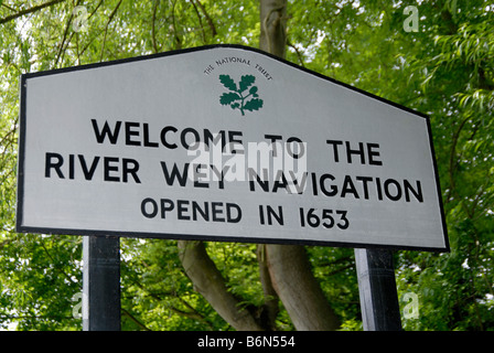 Accueil Inscription à la rivière Wey plaisanciers de naviguer de la Tamise, Weybridge, Surrey, Angleterre Banque D'Images