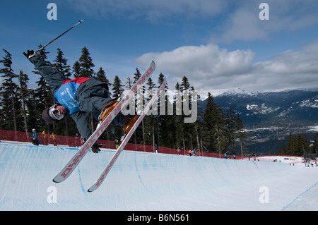 Athlète au Telus World Ski and Snowboard Festival à Whistler, Canada lieu tous les mois d'avril Banque D'Images