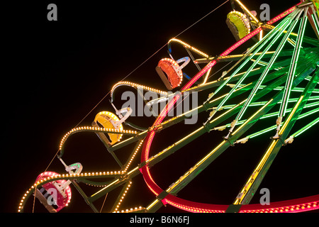 La Filature, Grande Roue, éclairé la nuit, North Georgia State Fair Banque D'Images