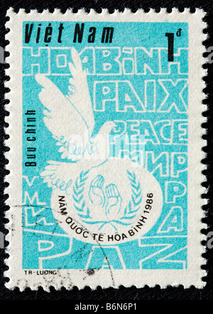 Pigeon de la paix, symbole, allégorie, timbre-poste, Vietnam, 1986 Banque D'Images