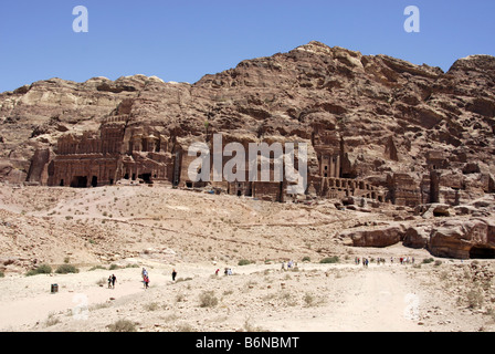 Bâtiments sculpté sur le côté de la falaise, à Petra, Wadi Musa, Jordan Banque D'Images