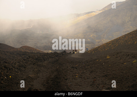 Voir monter le mont Etna en Sicile Italie Banque D'Images