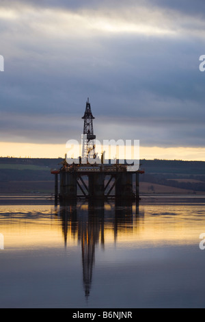 L'ARCTIQUE II GSF, plate-forme pétrolière en estuaire de Cromarty, dans le port d'Invergordon, Ecosse Banque D'Images