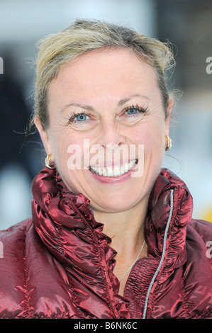 Jayne Torvill, ancien médaillé olympique de patinage d'or, ouvre la Somerset House, Londres, patinoire, 18 novembre 2008. Banque D'Images