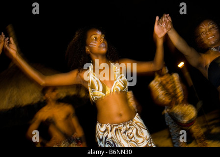 Danse sega traditionnel à l'hôtel Le Méridien à Pointe aux Piments, Ile Maurice Banque D'Images