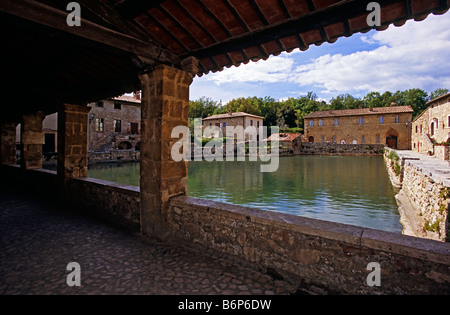 Ancienne salle de bains de Bagni Vignoni en Toscane Italie Banque D'Images